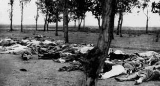 Армяне, уничтоженные в Алеппо. 1915 год. Фото https://ru.wikipedia.org/