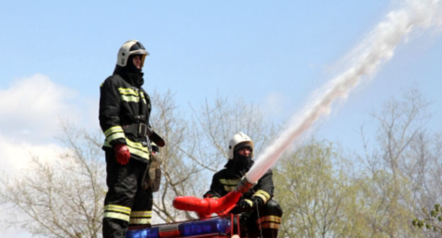 Тушение пожара. Фото http://61.mchs.gov.ru/