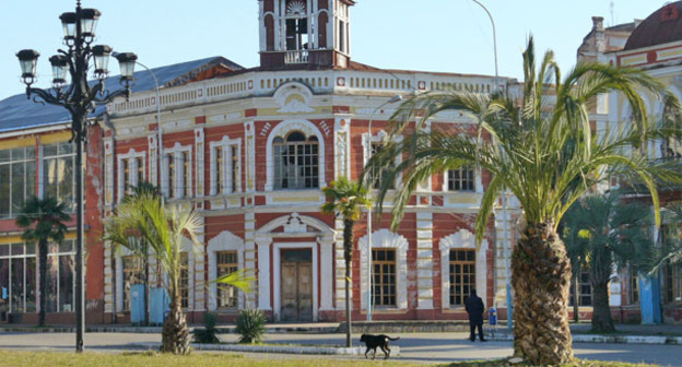 Гудаута. Абхазия. Фото: feathero https://ru.wikipedia.org