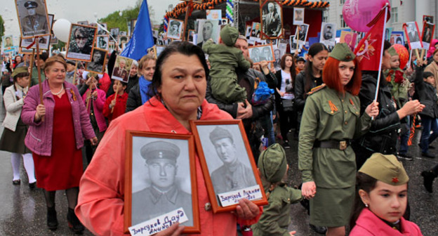 Акция «Бессмертный полк» в Нальчике. 9 мая 2015 г. Фото Людмилы Маратовой для "Кавказского узла"