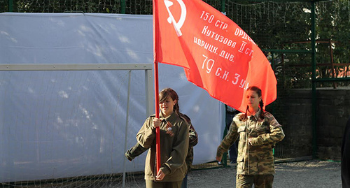 Жители микрорайона "Малый Ахун" своими силами устроили праздник посвященный Дню Победы. Фото  педагога Галины Кочкиной - организатора праздника в микрорайоне