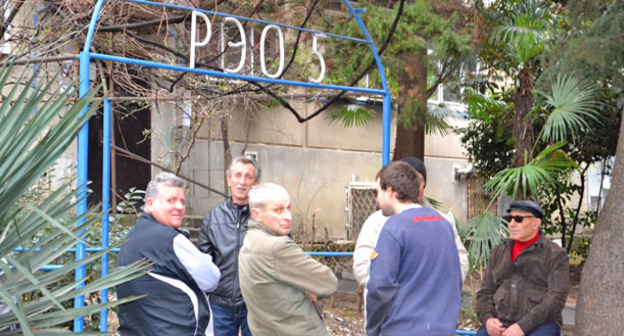 Выселение ООО «РЭП-5» с улицы Гагарина, 29-а. Сочи, май 2015 г. Фото Светланы Кравченко для "Кавказского узла"