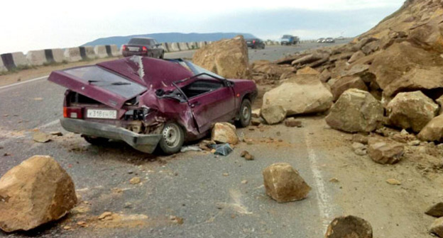 Оползень на Буйнакском перевале. Май 2015 г.
Фото предоставлено Агентством по транспорту Дагестана