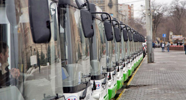 Автобусы на Театральной площади. Ростов-на-Дону. Фото: Роман Неведров http://xtreamfury.livejournal.com/742787.html