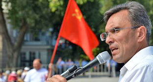 Владимир Бессонов. Фото http://doninformburo.ru/news/vladimir-bessonov-obratilsya-k-deputatam-gosdumyi-s-prizyivom-ne.html