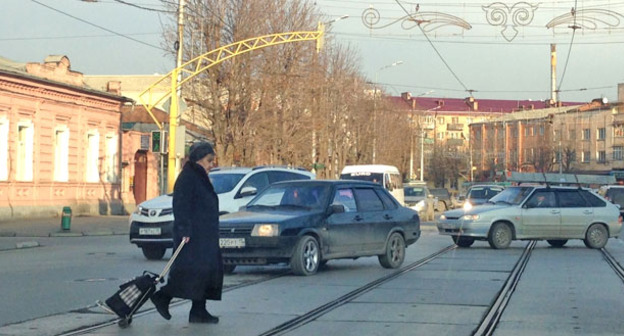 На одной из центральных улиц Владикавказа. Фото Магомеда Магомедова для "Кавказского узла"