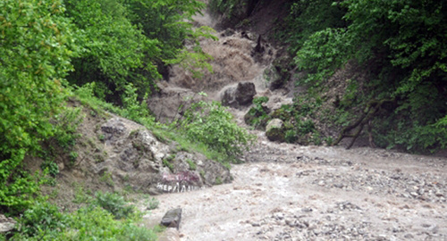 Селевой поток в горах. Фото: http://www.07.mchs.gov.ru/pressroom/news/item/2800935/
