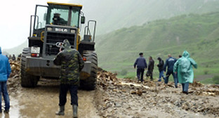 Аварийно-восстановительные работы в Черекском районе, КБР. Фото: http://07.mchs.gov.ru/operationalpage/operational/item/2808739/ Аварийно-восстановительные работы в Черекском районе, КБР. Фото: http://07.mchs.gov.ru/operationalpage/operational/item/2808739/