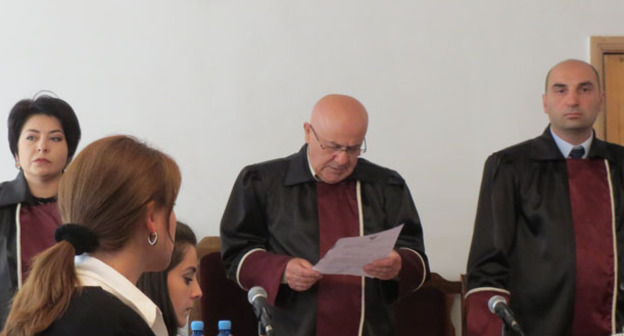 Верховный суд Нагорного Карабаха зачитывает приговор гражданам Азербайджана. Степанакерт, 27 мая 2015 г. Фото Алвард Григорян для "Кавказского узла"