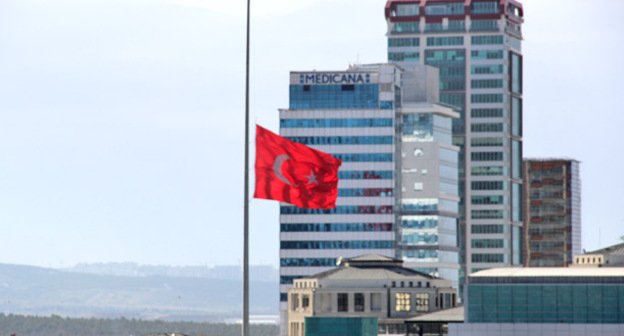 Турецкий флаг. Арнкара. Фото Магомеда Магомедова для "Кавказского узла"