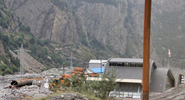 Пункт пропуска "Верхний Ларс", расположенный на российско-грузинской границе. Фото Магомеда Магомедова для "Кавказского узла"