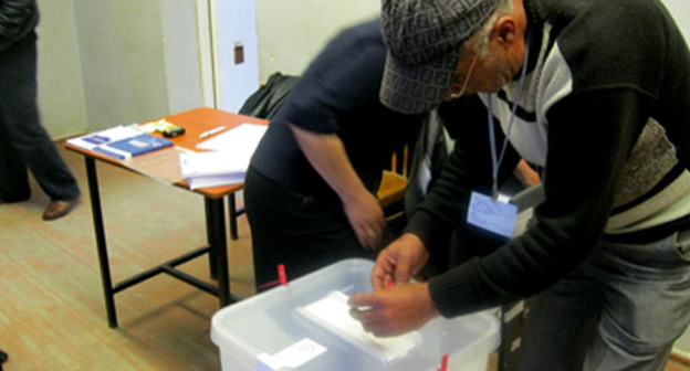 На избирательном участке. Армения. Фото http://hetq.am/