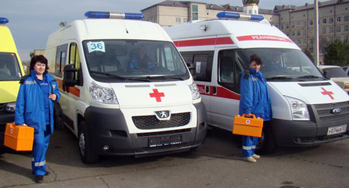 Врачи и машины скорой медицинской помощи в Белореченске, Краснодарский край. Фото:  http://www.belorechensk.ru/news/3250/