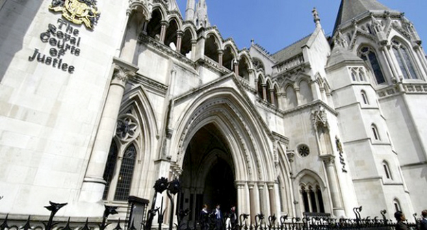 Высокий суд Лондона. Фото: https://www.google.ru/url?sa=i&rct=j&q=&esrc=s&source=images&cd=&ved=0CAUQjhxqFQoTCNS_0NOblsYCFac02wodsS8Asg&url=http%3A%2F%2Fruconnect.co.uk%2F78558%2Fsud-v-londone-zapretil-pokidat-stranu-pyati-devochkam-sobiravshimsya-otpravitsya-v-siriyu%2F&ei=JCOBVdQdp-nsBrHfgJAL&bvm=bv.96041959,d.ZGU&psig=AFQjCNG6sMLynrOjTbN_Kbjo93zY24T0hg&ust=1434609502954595