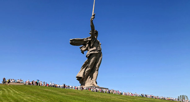 Скульптурная композиция "Родина-мать зовет!" на Мамаевой кургане в Волгограде. Фото: Oleg V. Dimitrov http://www.volfoto.ru/volgograd/mamayev_kurgan/rodina_mat/photos/3636.html