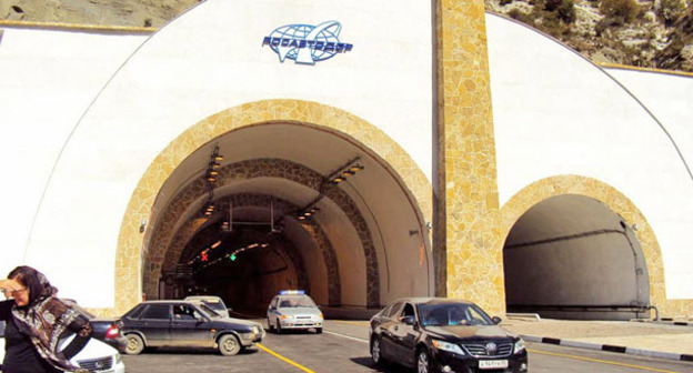 Гимринский автодорожный тоннель. Фото: Шамиль Магомедов http://www.odnoselchane.ru/