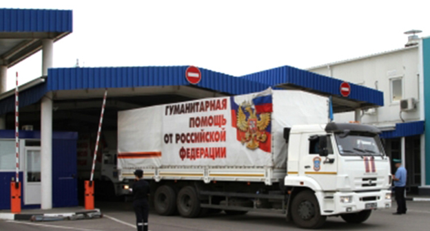Автомобиль МЧС России из автоколонны с гуманитарной помощью для Донецкой и Луганской областей. Фото: http://www.mchs.gov.ru/dop/info/smi/news/item/4335018/