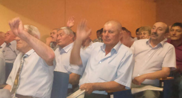 Съезд движения "Адыгэ Хасэ - Черкесский парламент". КЧР, Черкесск, 27 июня 2015 г. Фото Аси Капаевой для "Кавказского узла"