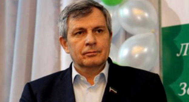 Дукуваха Абдурахманов. Фото: http://svopi.ru/obsh/49542-ushel-iz-zhizni-predsedatel-chechenskogo-parlamenta-dukuvaha-abdurahmanov.html