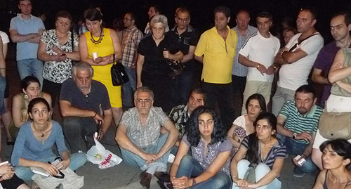 Участники протестной акции в Ереване, 1 июля 2015 год. Фото Армине Мартиросян