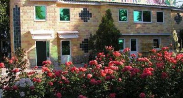 Корпус детского лагеря "Спутник" в Ростовской области.  http://informing.ru/2015/07/05/v-lagere-sputnik-rostovskoy-oblasti-otravilis-desyatki-detey.html