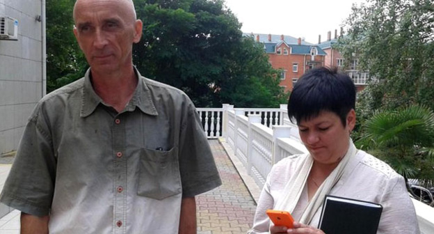 Эколог Владимир Кимаев и корреспондент "Кавказского узла" Анна Грицевич. Фото https://twitter.com/SemyonSimonov/status/615794575714549760