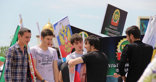 Студенты ЧГУ на митинге в Грозном. Июнь 2015 г. Фото Магомеда Магомедова для "Кавказского узла"