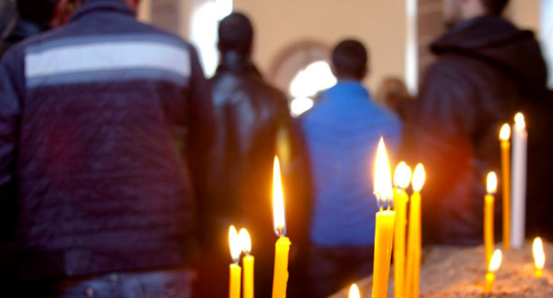 Свечи в церкви Святого Ншана. Гюмри, 20 января 2015 г. Фото Нарека Тумасяна для "Кавказского узла"