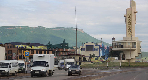 Въезд в Махачкалу с федеральной трассы. Фото Магомеда Магомедова для "Кавказского узла"