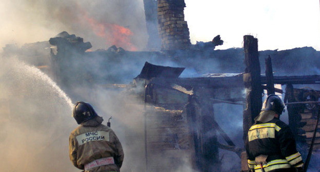 Пожар в частном секторе Кировского района Астрахани. 5 августа 2015 г. Фото Елены Гребенюк для "Кавказского узла"