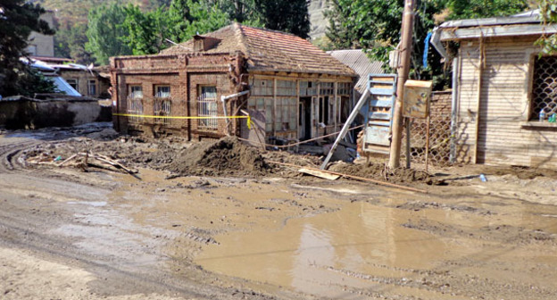 Один из жилых домов на улице Сванидзе, не подлежащих восстановлению. Тбилиси, июнь 2015 г. Фото Инны Кукуджановой для "Кавказского узла"