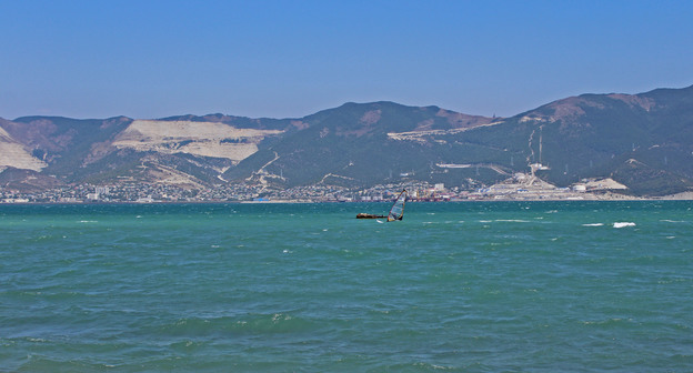 Новороссийск. Вид с моря. Фото Юрия Непахарева для "Кавказского узла"