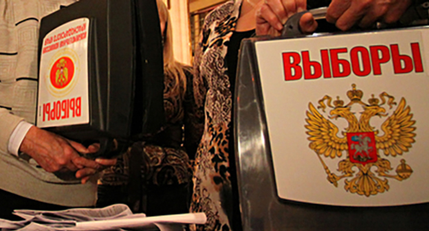 Символика выборов. Фото ИА "Живая Кубань", http://www.livekuban.ru/news/politika/vybory-gubernatora-kubani-oboydutsya-v-250-mln-rubley/