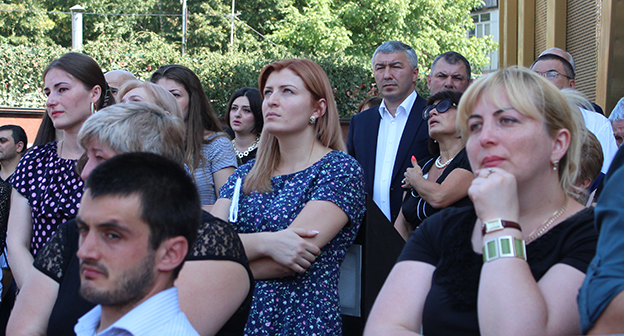 На траурных мероприятиях в память о жертвах теракта в Беслане, 3 сентября 2015 года. Фото Эммы Марзоевой для "Кавказского узла"