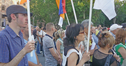 Участники митинга гражданского движения "Вставай, Армения!". Ереван, 4 сентября 2015 г. Фото Армине Мартиросян для "Кавказского узла"