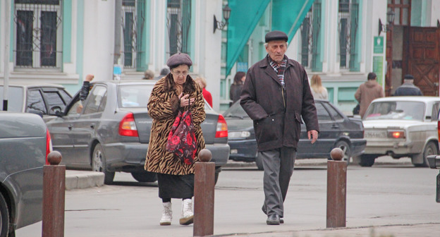 Горожане на улице во Владикавказе. Фото Магомеда Магомедова для "Кавказского узла"