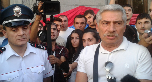 Митинг "Нет грабежу!" в Ереване. 11 сентября 2015 г. Фото Армине Мартиросян для "Кавказского узла"