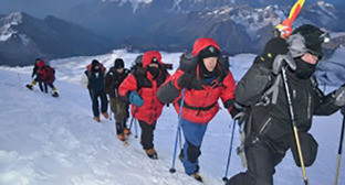 Спасатели в горах. Фото: http://07.mchs.gov.ru/operationalpage/operational/item/3086119/
