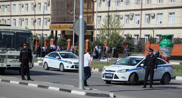 Сотрудники полиции в Грозном. Фото Магомеда Магомедова для "Кавказского узла"
