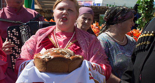 Участница праздника в Нальчике, 19 сентября 2015 год. Фото Людмилы Маратовой для "Кавказского узла"