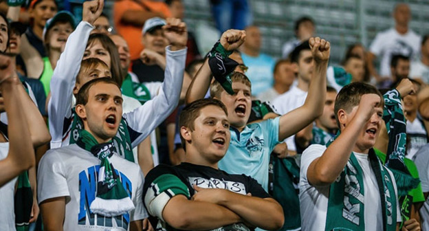 Болельщики футбольного клуба "Краснодар". Фото http://fckrasnodar.ru/team/news/object/?object_id=103743