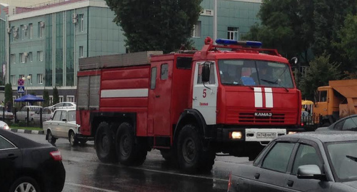 Пожарная машина на улице в Грозном. Фото Магомеда Магомедова для "Кавказского узла"