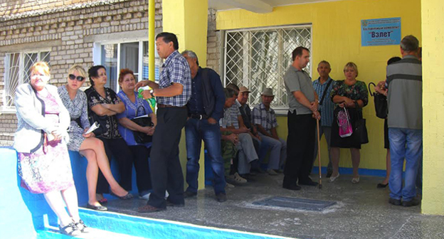 Работники предприятия и жители города поддерживают участников голодовки, начавшейса 19 сентября. Фото Елены Гребенюк для "Кавказского узла"