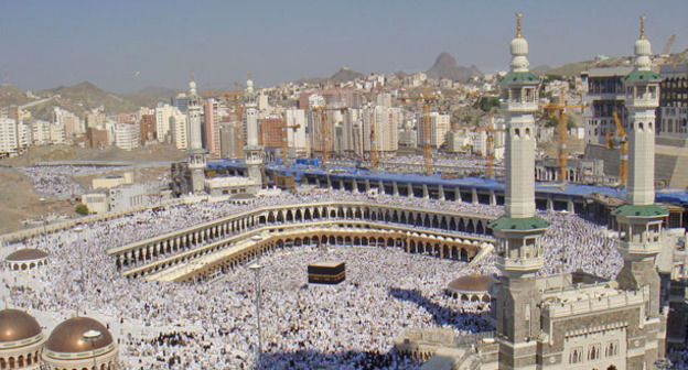 Мечеть аль-Харам и Мекка. Фото: Jazeera English - Al-Haram mosque https://ru.wikipedia.org