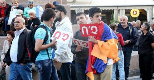 Митинг и шествие противников конституционных реформ прошли в Ереване. 2 октября 2015 г. Фото Инессы Саргсян для "Кавказского узла"