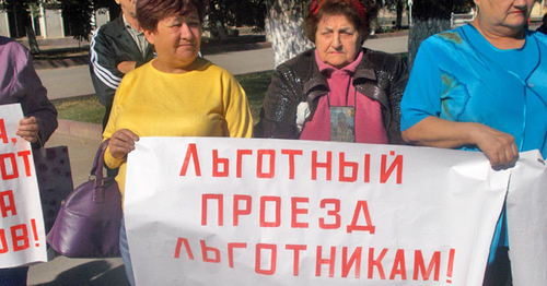 Митинг за сохранение АТП. Ахтубинск, 3 октября 2015 г. Фото Елены Гребенюк для "Кавказского узла"