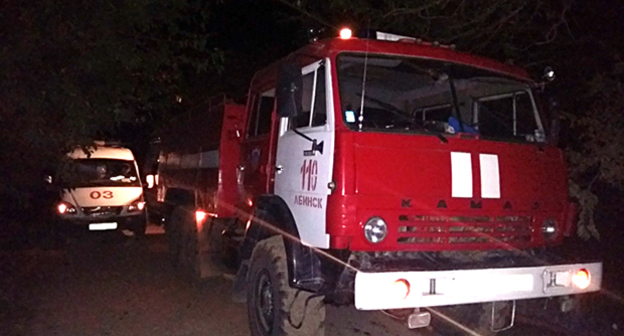 Пожарный расчёт в станице Холмской. Фото: http://23.mchs.gov.ru/operationalpage/operational/item/3149394/