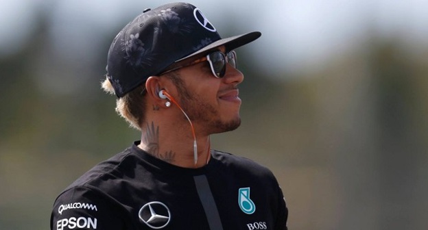 Британский пилот Льюис Хэмилтон во второй раз в карьере одержал победу на "Гран-при России" в Сочи. Фото: http://sochiautodrom.ru/news/circuit?id=777