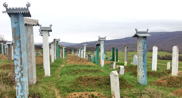 Мусульманское кладбище в Чечне. Фото Магомеда Магомедова для "Кавказского узла"