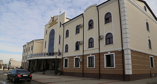 Здание прокуратуры Ингушетии. Фото: http://06region.ru/glavnaya/182/9798-obrashhenie-glavy-respubliki-ingushetiya-v-svyazi-s-dnem-rabotnika-prokuratury-rossijskoj-federaczii